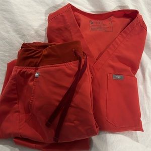 Small caterina scrub top and small Zamora scrub bottom!